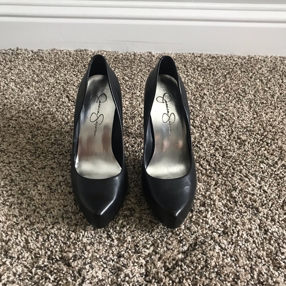 Jessica Simpson size 6 black heels